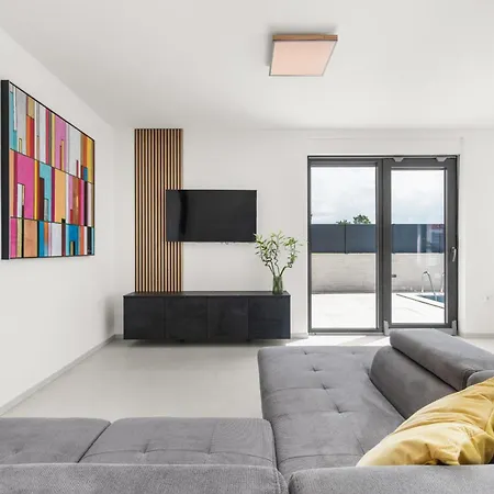 Modern Casa Valero With Pool In Novigrad Villa Karpinjan