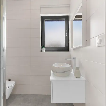 Modern Casa Valero With Pool In Novigrad